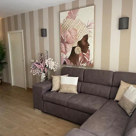 Luxury Fronte Piscina Mareverde A&v * Адехе