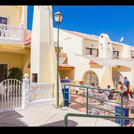 Luxury Fronte Piscina Mareverde A&v * Адехе