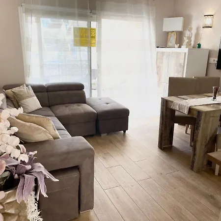 Luxury Fronte Piscina Mareverde A&v * Адехе