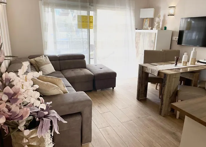 Luxury Fronte Piscina Mareverde A&v * 阿德耶