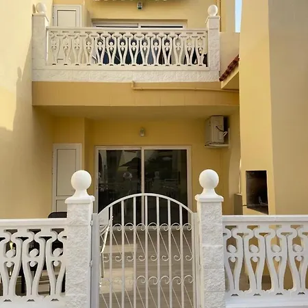 דירה Luxury Fronte Piscina Mareverde A&v אדחה