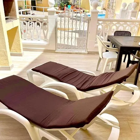 Luxury Fronte Piscina Mareverde A&v * Адехе