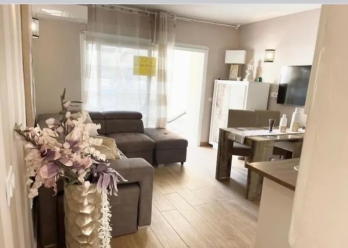 Apartment Luxury Fronte Piscina Mareverde A&v *