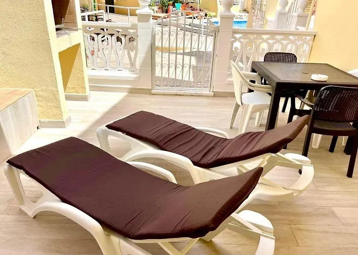 Luxury Fronte Piscina Mareverde A&v * أذيخي